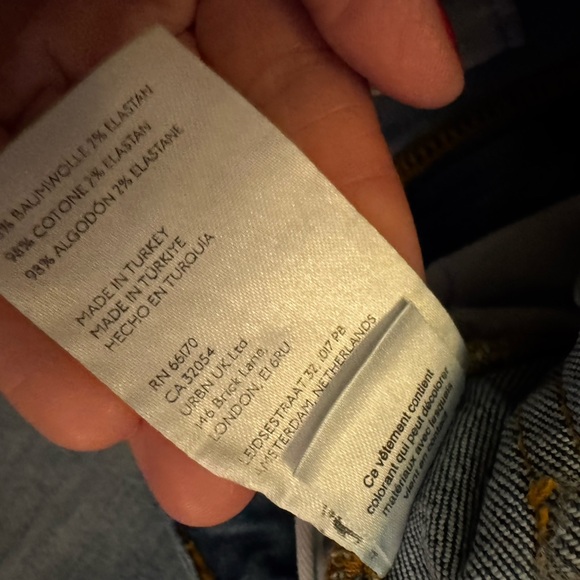 Pilcro Scotty Cuffed Blue Cropped Jeans - Picture 6 of 9